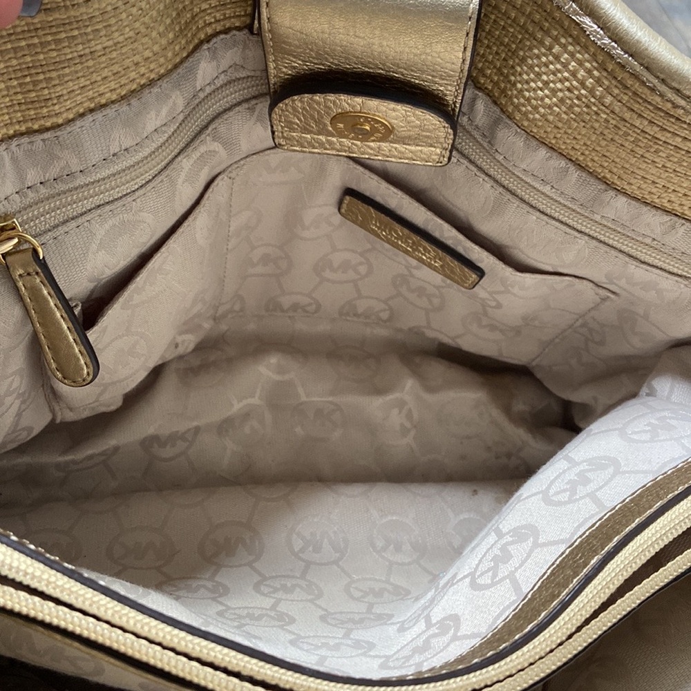 Michael Kors Hamilton Purse - Picture 16 of 16